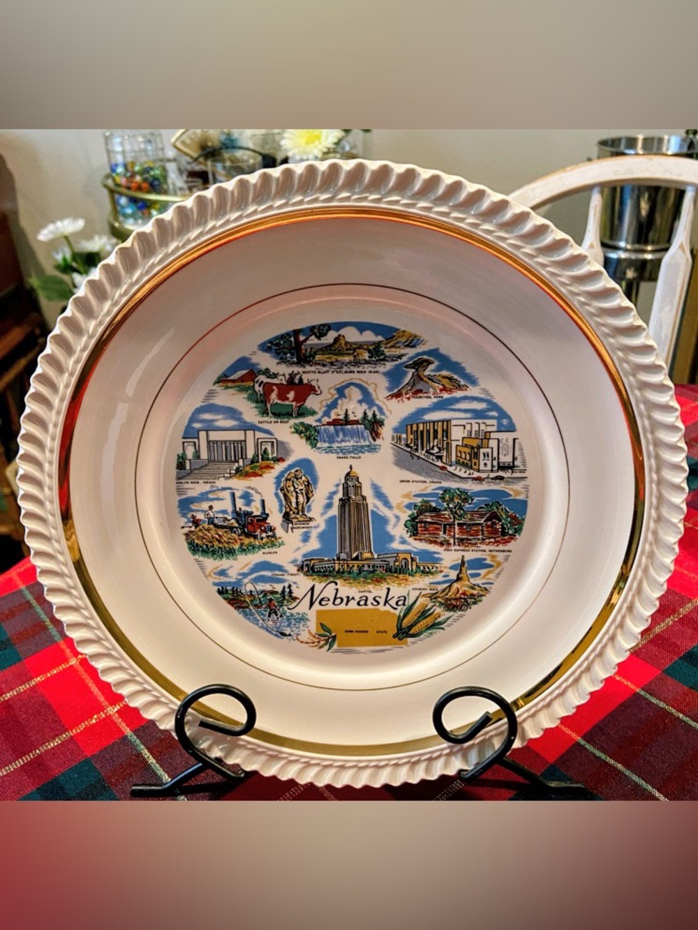 Nebraska Souvenir Decorative Plate in Cream with Gold Trim